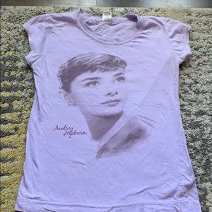 Audrey Hepburn t-shirt 💜
